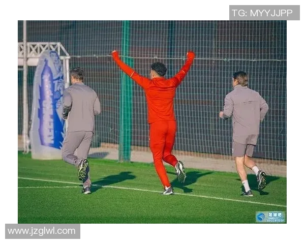 以足球球星卡手绘展现绿茵激情与艺术创作的独特魅力