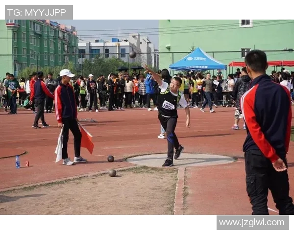 刘毅足球星奋勇拼搏展现绿茵风采引领团队精神书写辉煌篇章 刘毅足球星奋勇拼搏展现绿茵风采引领团队精神书写辉煌篇章